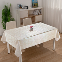 Nappe de table rectangulaire en PVC effet nacré irisé champagne RNPT pour mariage