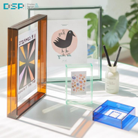 Présentoir de cadre photo en acrylique transparent de 7 pouces pour logo personnalisé pour cartes postales et montage de photos