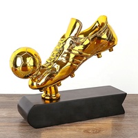 Benutzerdefiniertes Logo Goldener Fußballschuh Auszeichnungstrophäe Harz-Fußball-Championpokal Sportdekoration Fan-Souvenir