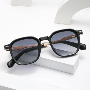 Commande en gros de lunettes de soleil tendance, lunettes de soleil carrées à la mode, design personnalisé rétro vintage, <span class=keywords><strong>protection</strong></span> UV pour femmes - Product Image 3