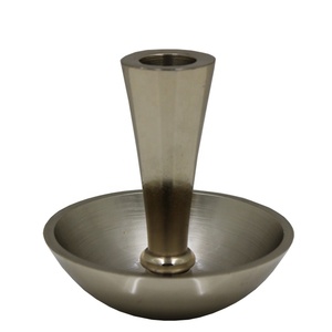 Décoration de mariage en aluminium design en laiton plaqué couleur argent bougeoir de style moderne bougeoir fait à la main - Product Image 1