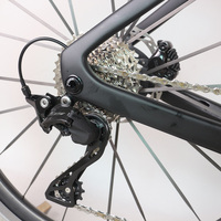 Vélo complet avec groupe Shimano 105 R7120, freins à disque, cadre carbone, roues à rayons carbone, vélo de course TT-R18