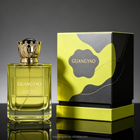 Flacon de parfum en verre transparent mat de qualité supérieure, forme plate, 100 ml, logo personnalisé, étiquette métallique, boîtes cadeaux, vente en gros