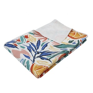 Gaufre Fiberic Séchage Rapide Jacquard Conception Personnalisée <span class=keywords><strong>Personnalisé</strong></span> Grande Bouteille En Plastique Rpet Imprimé <span class=keywords><strong>Serviette</strong></span> <span class=keywords><strong>De</strong></span> Plage D'été En Microfibre - Product Image 1