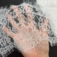 Dentelle Chantilly florale fantaisie de 15 cm de bonne qualité pour robe de nuit LT2653B