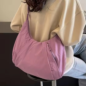 Nouveau sac plissé léger en nylon avec fermeture éclair, sac à bandoulière décontracté pour femme, sac à main moyen polyvalent - Product Image 3