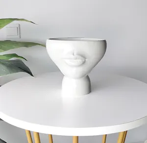 Vaso da fiori bianco da giardino in gres decorativo a forma di testa umana di nuovo stile