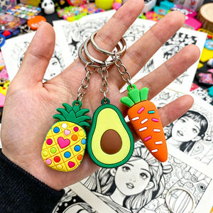 Juego de Llaveros de Goma Suave Surtidos al por Mayor para Máquinas Expendedoras y Tiendas de Regalos con Múltiples Estilos y Colores - Product Image 4