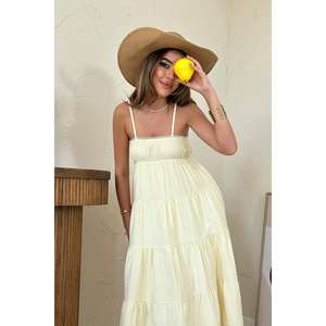 Robe en mousseline rayée jaune en gros, design décontracté à bretelles pour femmes - Product Image 3