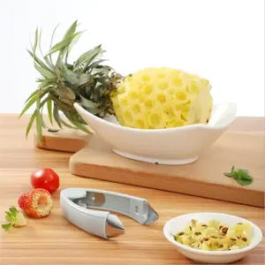 Pince à éplucher les fruits en acier inoxydable pour tomates, fraises, ananas – Ustensile de cuisine multifonctionnel - Product Image 4