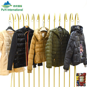 Balle di Abbigliamento Usato Misto Giacche a Bolle Lunghe Invernali da Donna Cappotti di Seconda Mano Giacche in Balla - Product Image 5