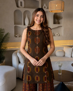 Conjunto de Dos Piezas de Algodón con Estampado Ajrakh Marrón de Alta Calidad para Mujer, Ropa Cómoda para Uso Diario, Ropa de Moda para Exportación - Product Image 2