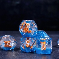 Ensemble de dés polyédriques en résine personnalisés avec figurine de chat, paillettes bleues, 7 pièces, dés DND pour Dungeons and Dragons