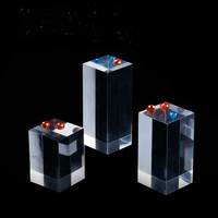 Blocs en acrylique transparent personnalisés cubes d'affichage solides de différentes tailles personnalisés bloc de plexiglas pour bijoux et affichage de vitrine de bague