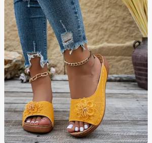 Sandalias de playa con cuña de flores y Punta abierta multicolor 110 nuevo producto de gran tamaño 36-45 suela gruesa ahueca hacia fuera zapatillas de una palabra - Product Image 6