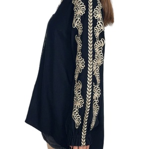 Haut brodé décontracté à manches longues et col en V pour femme, style bohème OEM - Product Image 4