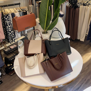 2025 nuovo arrivo borse di moda di marca Golden Chain in pelle <span class=keywords><strong>Pu</strong></span> borse a tracolla da donna alla moda di lusso borse da donna - Product Image 1