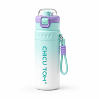 Bouteille d'eau isotherme en acier inoxydable 304 de 630 ml avec logo personnalisé, pulvérisateur de brume, couvercle rabattable et sangle de transport pour l'école et le sport