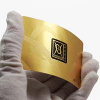 Hochwertige Gebürstete PVC-Geschäftskarten aus Kunststoff in Gold mit QR-Code