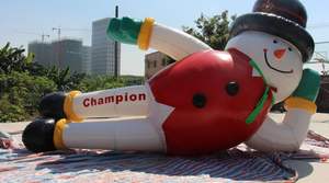 ซานตาคลอสเป่าลมพร้อมพิมพ์ลายดิจิทัลและปั๊มลมไฟฟ้า สูงกว่า 12 ฟุต สำหรับงานโฆษณาและกิจกรรมสำคัญ - Product Image 4