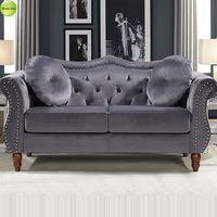 Ensembles de canapés rembourrés à dossier capitonné en velours Chesterfield au design de luxe avec pieds en bois Meubles de hall de villa