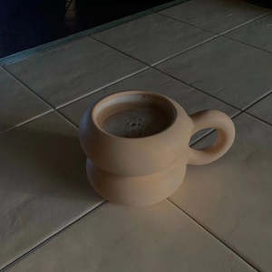 Tazas de Cerámica Minimalistas, Gruesas y Curvas, con Forma Original, Ideales para Capuchino, Chocolate Caliente, Café de la Mañana - Product Image 5