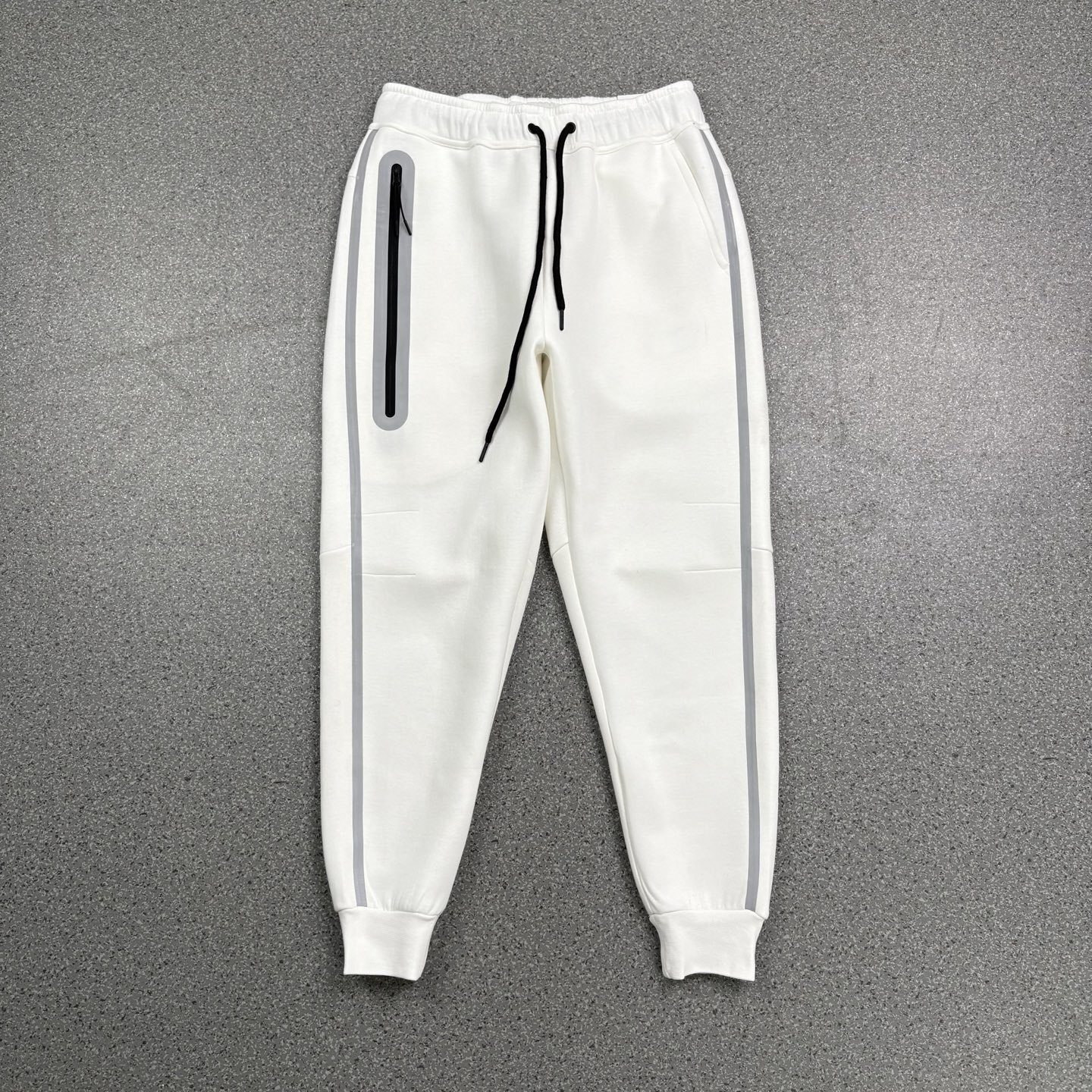 white pant