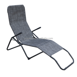 Chaise longue d'extérieur moderne et pliable en métal, imperméable et portable pour patio - Product Image 2