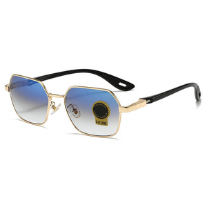 <span class=keywords><strong>Gafas</strong></span> <span class=keywords><strong>de</strong></span> Sol Polarizadas UV380 <span class=keywords><strong>de</strong></span> Alta Calidad con Montura <span class=keywords><strong>de</strong></span> Metal y Cristal, Moda Verano 2026, Unisex, Gran Venta, <span class=keywords><strong>Gafas</strong></span> para Viajes y Conducción 3719 - Product Image 3