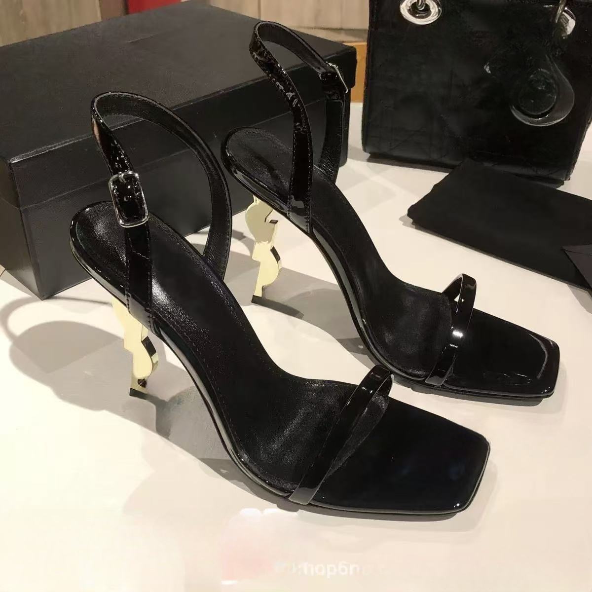 ส้นทองสีดำ