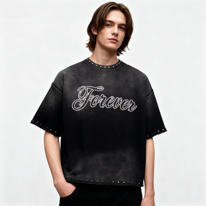 Camiseta de hombre personalizada con efecto lavado en spray, estilo retro, corte holgado, cuello redondo, con purpurina y adornos de pedrería, de manga corta para verano - Product Image 3