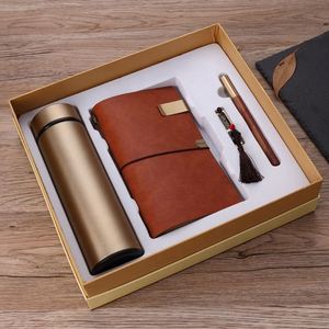 Ensemble cadeau de luxe pour entreprise, carnet à couverture rigide, bouteille isotherme, stylo signature, fournitures de bureau, boîte cadeau en PU - Product Image 1