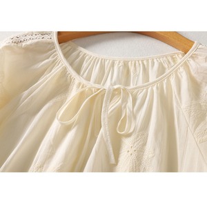 2026 Neue Sommer Großhandel Blumenbestickte Baumwoll-Leinen Französisch-Schicke Mori Girl T-Shirts mit Bindekragen und Losen Raglanärmeln für Damen - Product Image 4