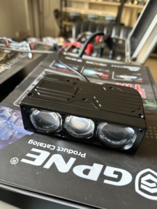 Luz de Grade GPNE de Fácil Instalação, Impermeável, 95W, Luz Auxiliar LED para Carro com 3 Olhos Laser - Product Image 3