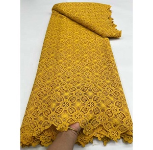 Venta al por mayor de fábrica: Cordón bordado de guipur soluble en agua, tela de encaje de 5 yardas para ropa de mujer. - Product Image 1