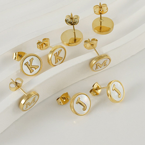 Lincy Tối Giản 18K Vàng Thép Không Gỉ A-Z Thư Bông Tai Tinh Tế Màu Trắng Vỏ Bảng Chữ Cái Stud Bông Tai Không-<span class=keywords><strong>L</strong></span>àm xỉn Cho Phụ Nữ - Product Image 3