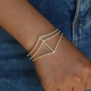 Gioielli da donna europei gioielli grandi braccialetti a maglie larghe CZ bracciale rigido da donna moderno con micro pavé di CZ