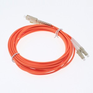 Vente directe d'usine cordon de raccordement à <span class=keywords><strong>fibre</strong></span> <span class=keywords><strong>optique</strong></span> multimode Simplex LC-LC câble de raccordement à <span class=keywords><strong>fibre</strong></span> <span class=keywords><strong>optique</strong></span> UPC - Product Image 5