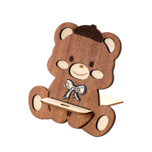 Nouveau support de téléphone en bois créatif et mignon en forme d'ours, gadget de bureau pour regarder des séries en toute tranquillité, artisanat en bois sur mesure. - Product Image 1