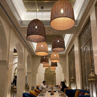 Lampe suspendue en rotin naturel en forme de cloche, tressée à la main, avec cordon réglable E27, pour la décoration de café, restaurant, hôtel