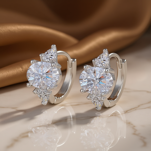 E4789 Orecchini in oro bianco con diamanti, taglio rotondo brillante, colore D, diamanti naturali, gioielli classici da fidanzamento da donna - Product Image 2