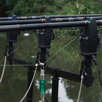 Set Alarm Gigitan Ikan Nirkabel Hirisi Tahan Air, Volume dan Sensitivitas Dapat Diatur, Dilengkapi Receiver dan Kotak Penyimpanan S5