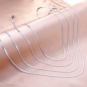 Cadenas de Joyería Hechas a Mano, Elegantes e Impermeables, Cadena Plana Tipo Serpiente, Chapada en Oro, Cadena de Oro PVD - Product Image 3