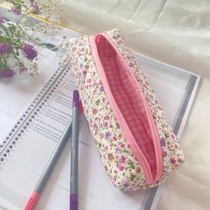 กล่องดินสอผ้าฝ้ายพิมพ์ลายดอกไม้แบบพับได้ เป็นมิตรกับสิ่งแวดล้อม พร้อมซิปปิด ทนทาน เหมาะสำหรับนักเรียน ของขวัญต้อนรับเปิดเทอม - Product Image 5