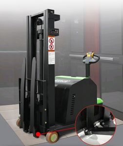 Apilador Eléctrico de Pasillo Estrecho de 1, 1.5 y 2 Toneladas, Tipo Caminante, para Almacén, Precio Económico - Product Image 2