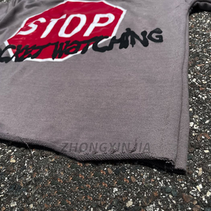 <span class=keywords><strong>T</strong></span>-<span class=keywords><strong>shirt</strong></span> Oversize da <span class=keywords><strong>Uomo</strong></span> con Stampa Segnale di Stop Effetto Consumato, Vestibilità Boxy, Stile Streetwear, con Fori e Lavaggio Vintage - Product Image 2