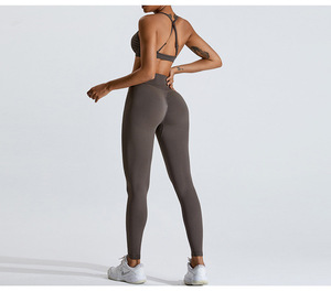 LOGO personnalisé soutien-gorge à bretelles réglables pour femme taille haute Scrunch Butt Leggings 2 pièces Gym sans couture Yoga ensemble - Product Image 3