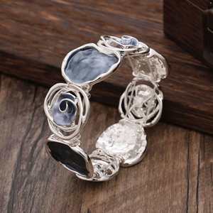 Brazalete Elástico de Aleación de Zinc Heitira B36041 para Mujer, Diseño Geométrico de Rosa Hueca, Romántico, para Aniversario, Combinable con Todo, a la Moda - Product Image 6