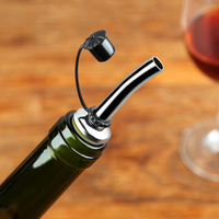 Accessoires de cuisine : Bouchons et becs verseurs à vin en acier inoxydable, écologiques et modernes pour bar