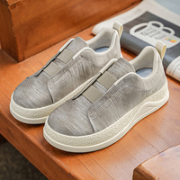Chaussures décontractées en daim pour hommes avec logo personnalisé, style minimaliste, à enfiler, baskets de créateur pour hommes, semelle épaisse plateforme